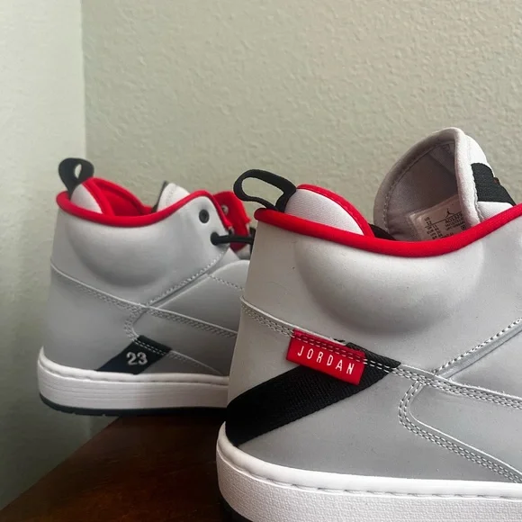 Brand New NIKE AIR JORDAN fadeaway ‘wolf grey’ - Picture 11 of 14